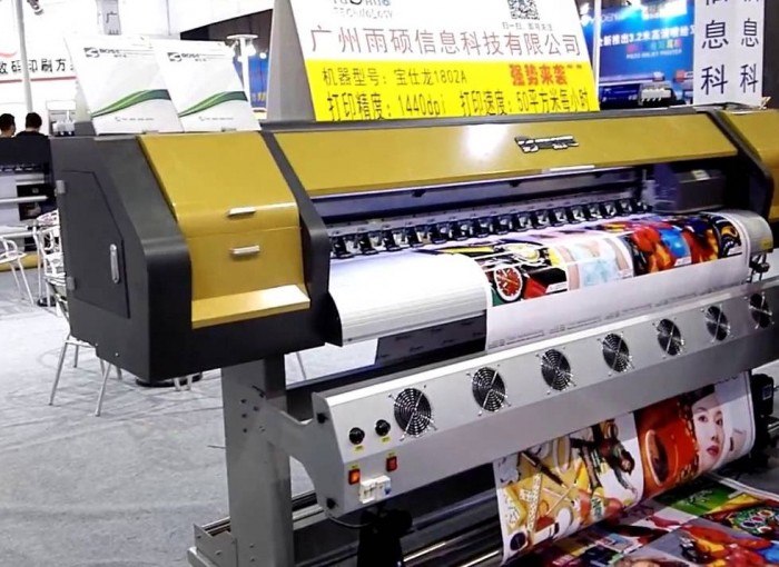 Mở tiệm decal xe: Tại sao cần xem xét kỹ về máy in decal khổ bao nhiêu? Mở tiệm decal xe: Tại sao cần xem xét kỹ về máy in decal khổ bao nhiêu?