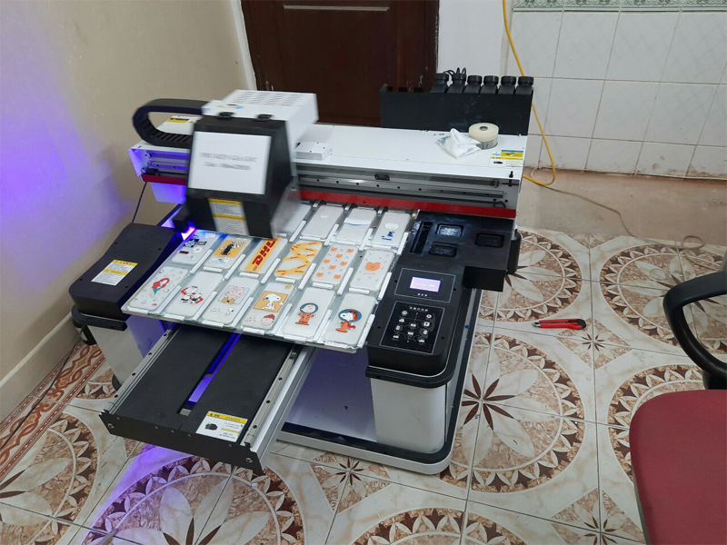 Máy in Uv Máy in ốp điện thoại giá bao nhiều ? Máy in Uv Máy in ốp điện thoại giá bao nhiều ?