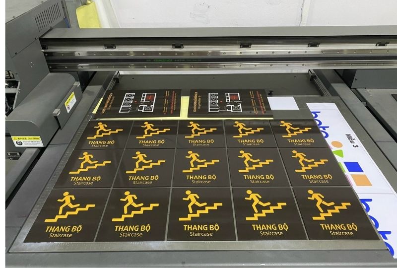 Máy In UV Lên Mica Là Gì? Máy In UV Lên Mica Là Gì?