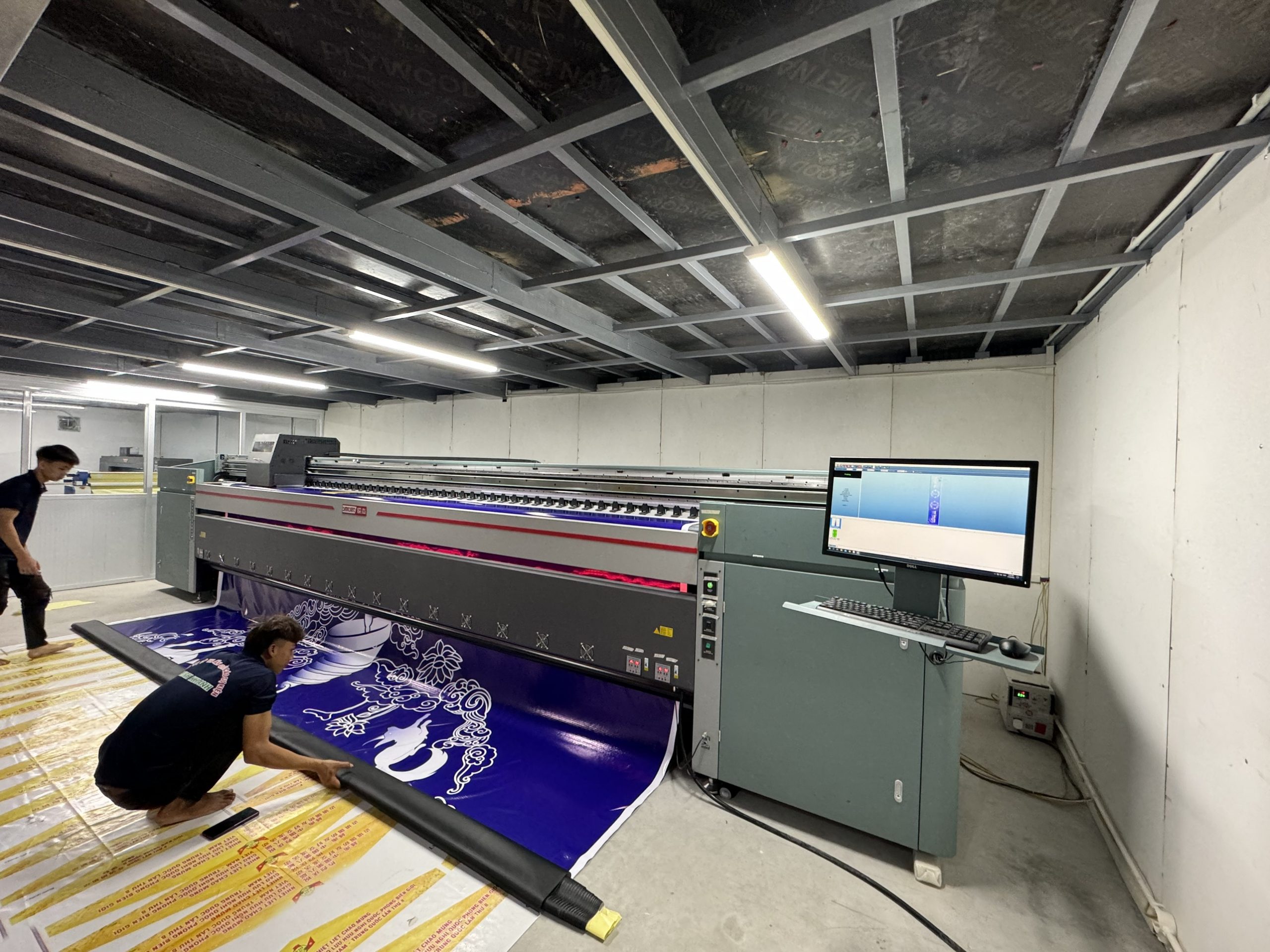 Phân Loại Máy In Bạt Quảng Cáo - Chọn Máy Nào Cho Xưởng Của Bạn? Phân Loại Máy In Bạt Quảng Cáo - Chọn Máy Nào Cho Xưởng Của Bạn?