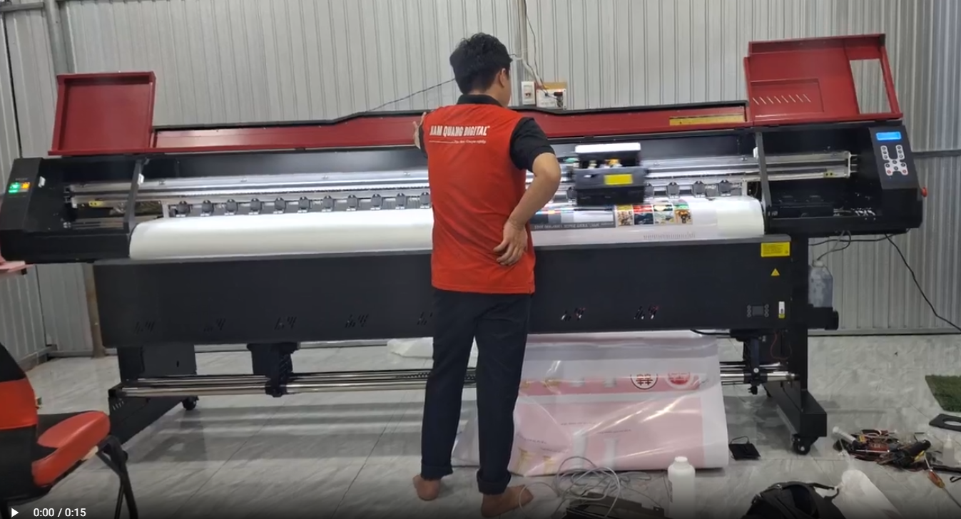 Vì Sao Chủ Tiệm In Ưu Tiên Mua Máy In Bạt 2m5 Hơn Là Máy In Khổ 3m2 Vì Sao Chủ Tiệm In Ưu Tiên Mua Máy In Bạt 2m5 Hơn Là Máy In Khổ 3m2