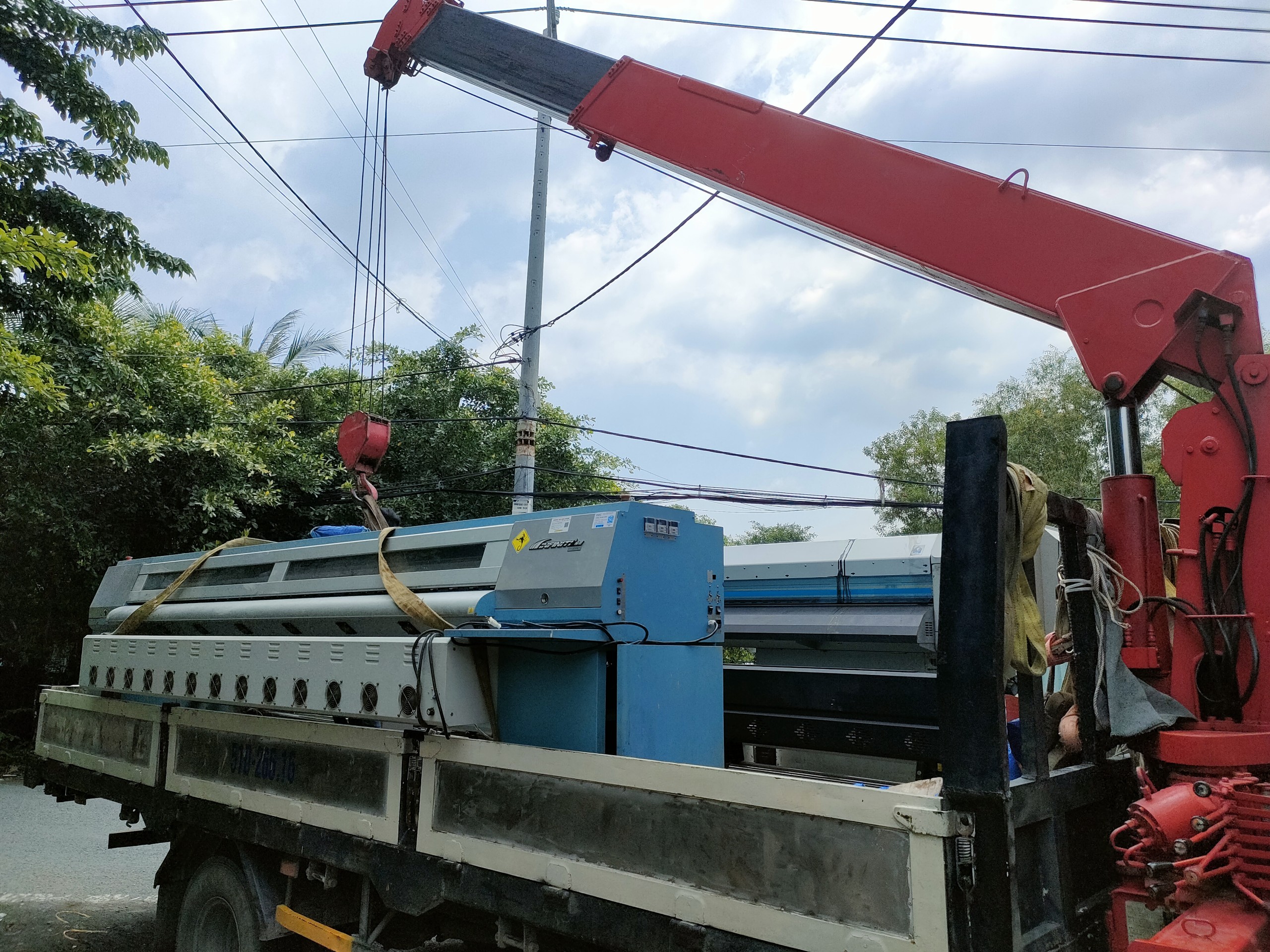 So sánh máy in bạt cũ và mới - Nên chọn máy in bạt cũ hay máy in bạt mới khi khởi nghiệp ? So sánh máy in bạt cũ và mới - Nên chọn máy in bạt cũ hay máy in bạt mới khi khởi nghiệp ?