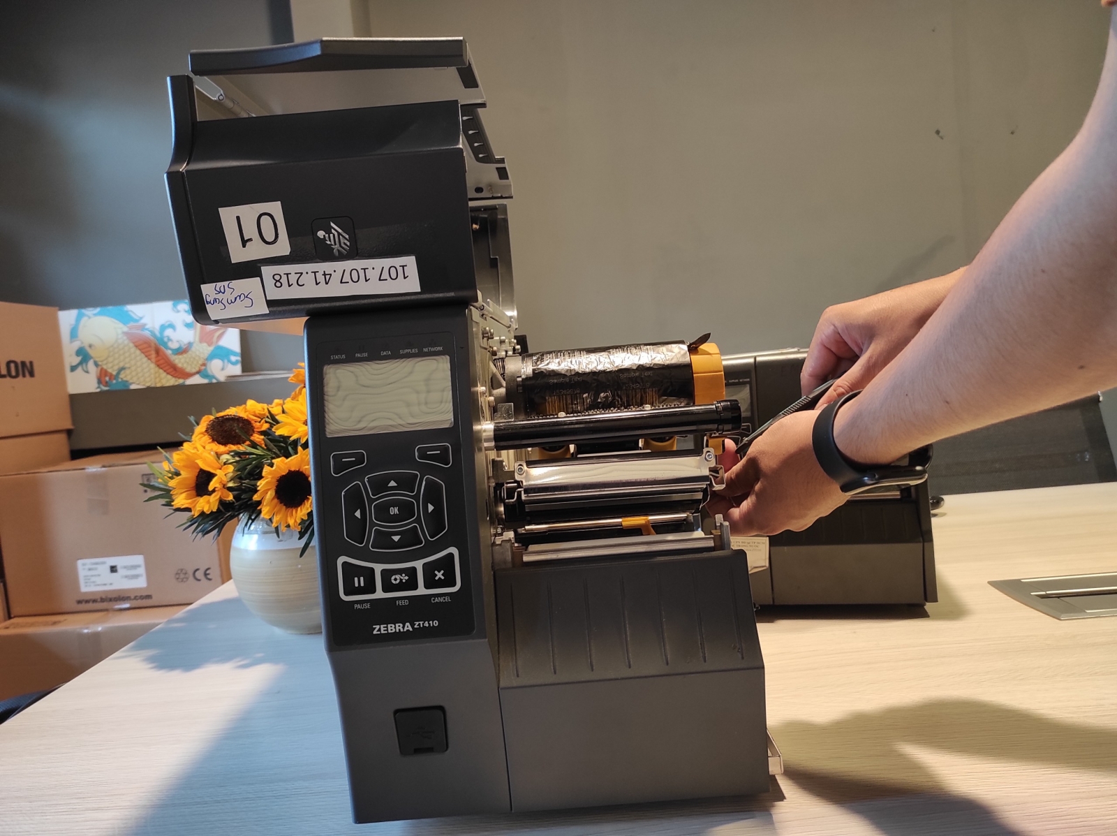 Máy In Mã Vạch Zebra Là Gì ? Tìm Hiểu Chi Tiết Và Giải Pháp Sửa Chữa Uy Tín Tại TPHCM Máy In Mã Vạch Zebra Là Gì ? Tìm Hiểu Chi Tiết Và Giải Pháp Sửa Chữa Uy Tín Tại TPHCM