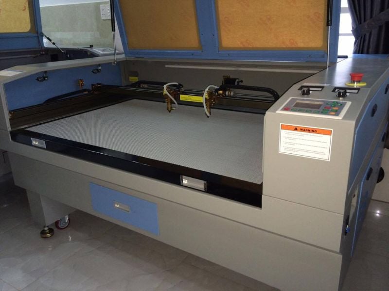 Thanh lý máy cắt CNC cũ: Nên chọn dòng máy nào?