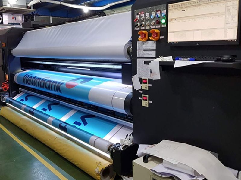 Máy in UV cuộn Locor 1m8 lắp đầu in i1600-U1