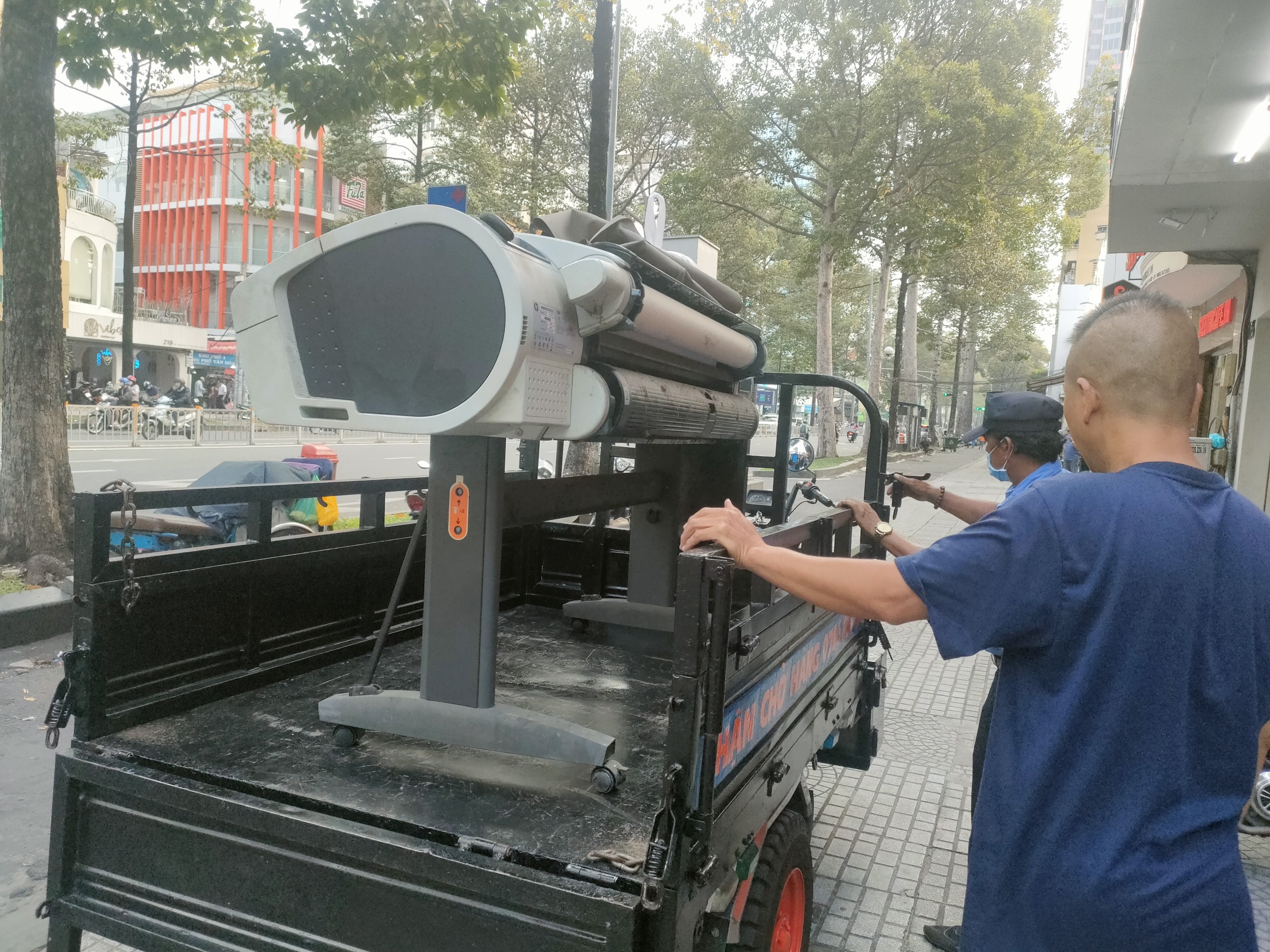 Máy in khổ lớn hp designjet t1200 (CQ653C) Máy in khổ lớn hp designjet t1200 (CQ653C)