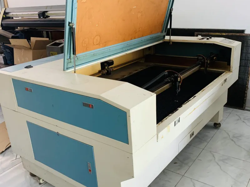 Giá máy cắt laser 1410 cũ