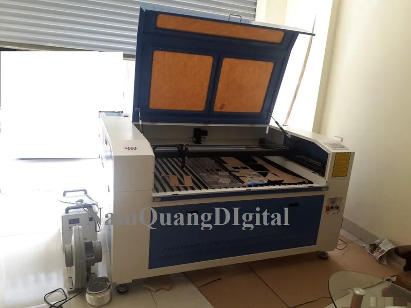 Giá máy cắt laser 1390 cũ