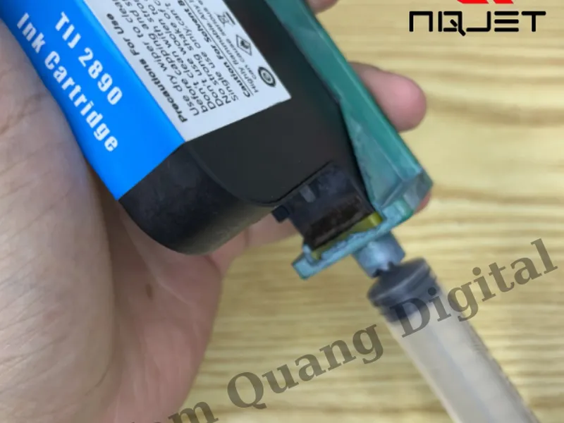 Tại sao việc sử dụng bơm mực in máy dade cầm tay là cần thiết cho máy in của bạn?