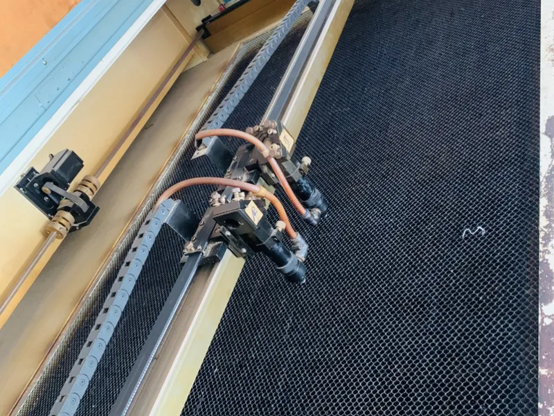 Giá máy cắt laser 1410 cũ