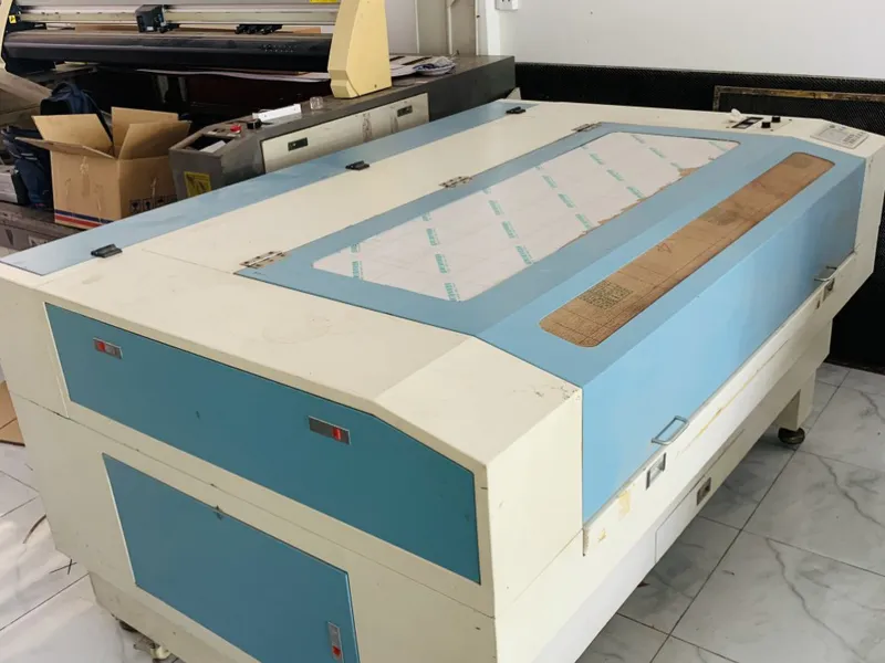 Giá máy cắt laser 1410 cũ