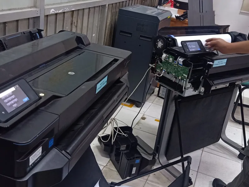 Thanh lý máy in phun khổ lớn HP DesignJet T520  (A1-A2)cũ đã qua sử dụng còn  95% tại Binh Dương