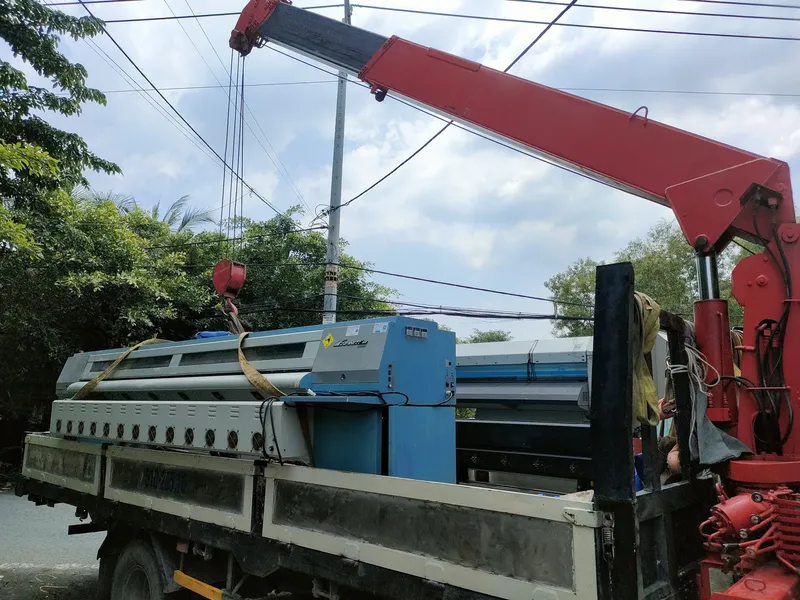 Máy in kỹ thuât số khổ lớn 3m2 in bạt và decal