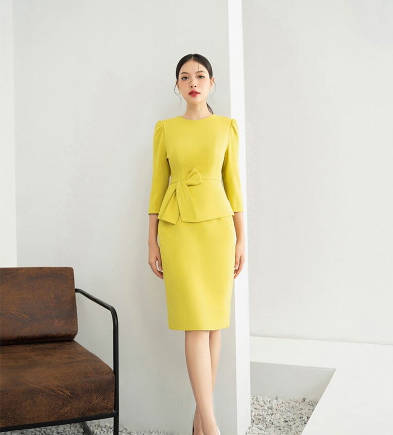 Đầm đồng phục cũng cần hợp thời trang tăng cảm xúc cho người mặc Đầm đồng phục cũng cần hợp thời trang tăng cảm xúc cho người mặc