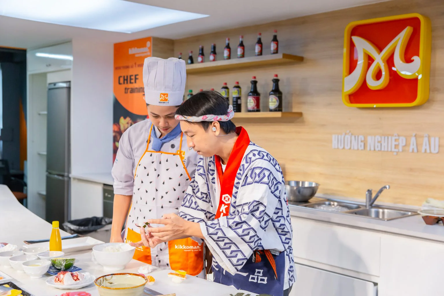 Hình ảnh đồng phục áo bếp nhật Kikkoman Hình ảnh đồng phục áo bếp nhật Kikkoman