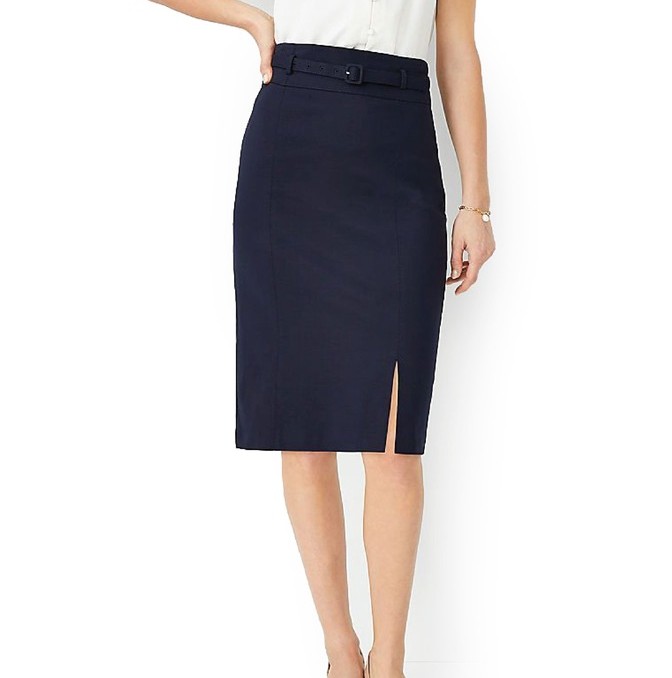 Đồng phục chân váy bút chì xẻ trước Đồng phục chân váy bút chì xẻ trước