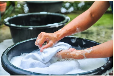 Giặt tay giúp sợi vải không bị giãn Giặt tay giúp sợi vải không bị giãn