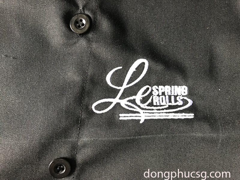 Hình ảnh đồng phục áo bếp nhà hàng Lee spring roll Hình ảnh đồng phục áo bếp nhà hàng Lee spring roll
