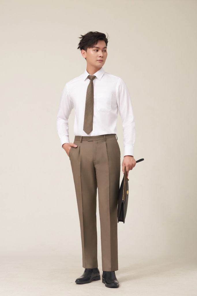 Quần tây phối cùng sơ mi và cà vạt giúp quý ông tạo phong cách ấn tượng Quần tây phối cùng sơ mi và cà vạt giúp quý ông tạo phong cách ấn tượng