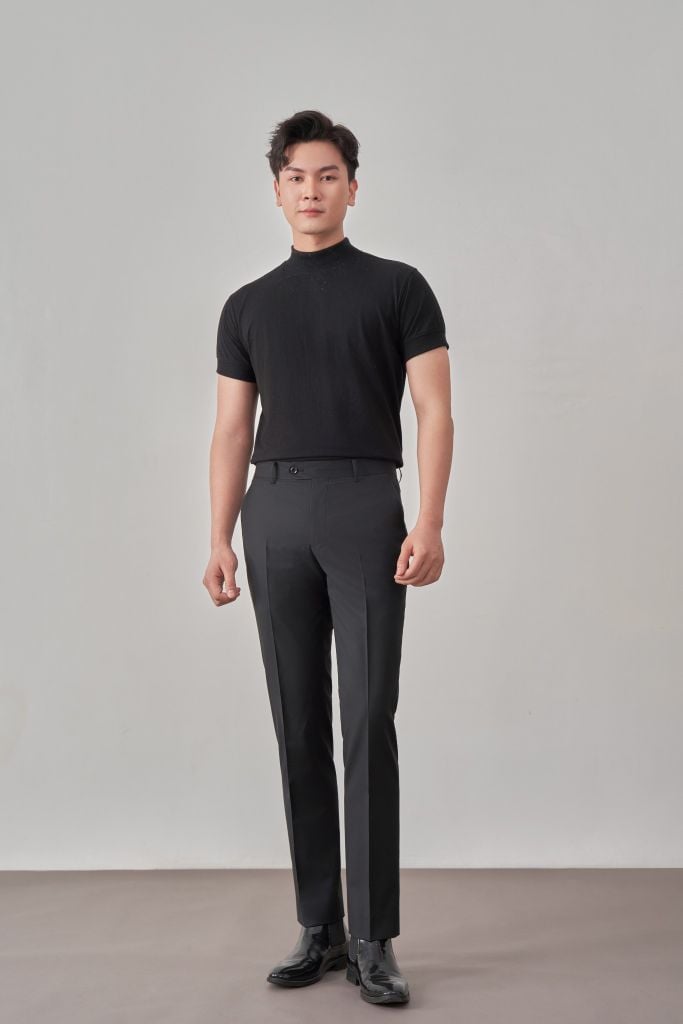 Form quần tây với đường may sắc sảo được làm nên bởi người thợ lành nghề Form quần tây với đường may sắc sảo được làm nên bởi người thợ lành nghề