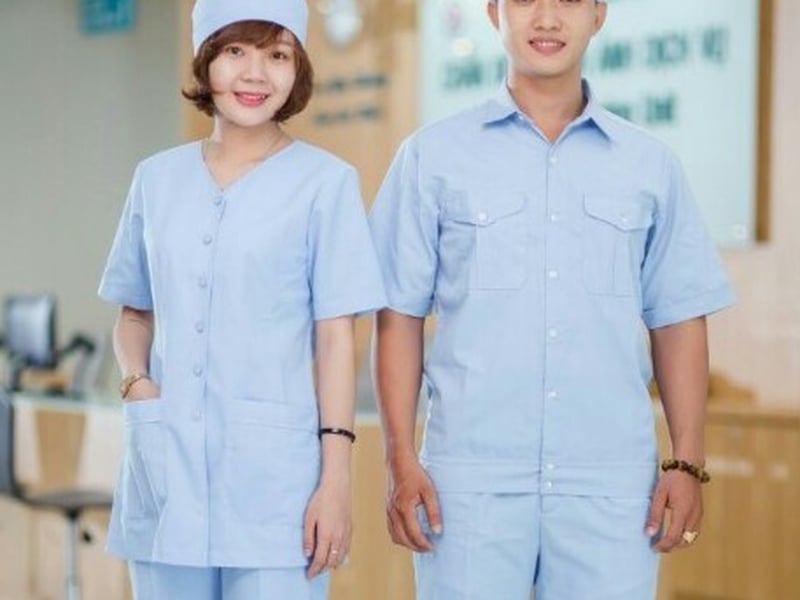 May Đồng Phục Phòng Khám Tư Nhân: Cách Chọn Mẫu Áo, Chất Liệu Và Đặt May Phù Hợp 