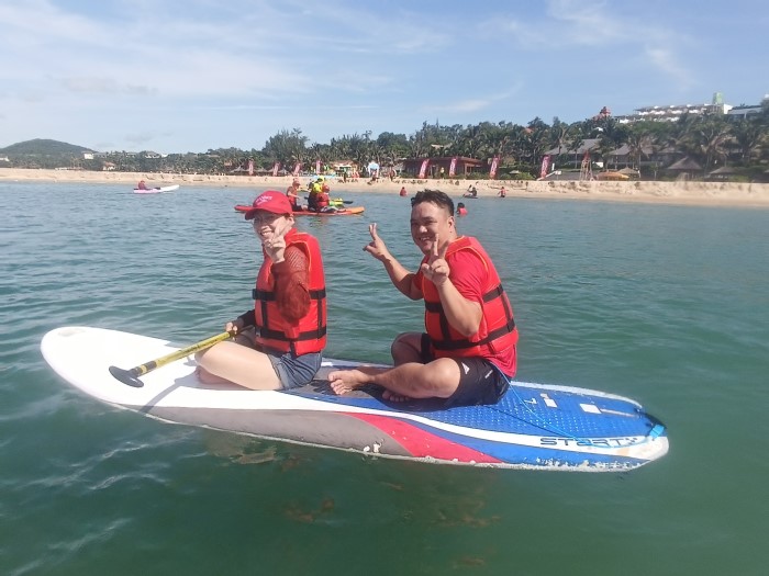 TOUR CHÈO THUYỀN KAYAK VÀ SUP TẠI BÃI BIỂN RESORT MŨI NÉ