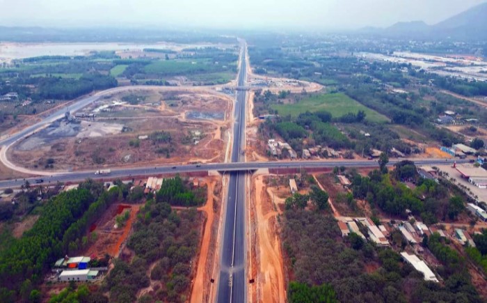 XE TỪ TPHCM ĐI CAO TỐC DẦU GIÂY PHAN THIẾT ĐẾN MŨI NÉ CHỈ 2 TIẾNG