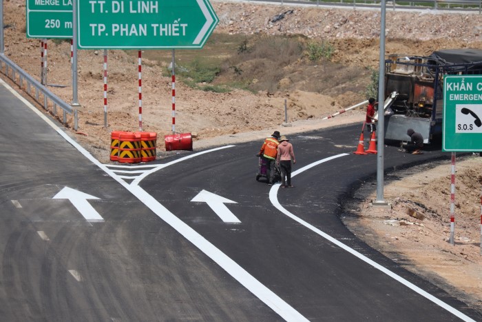 XE ĐI CAO TỐC PHAN THIẾT VĨNH HẢO CHỈ HƠN 5 GIỜ SÀI GÒN ĐẾN NHA TRANG