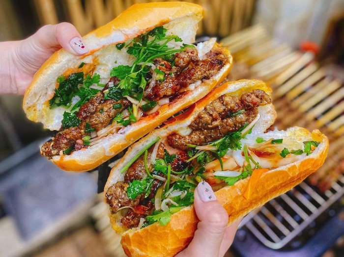 THE BEST STREET FOOD IN HO CHI MINH CITY (SAIGON) VIETNAM