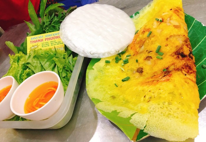 THE BEST STREET FOOD IN HO CHI MINH CITY (SAIGON) VIETNAM