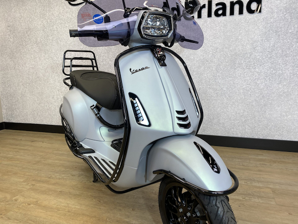 Vespa xám xi măng độ màu phong cách cực đẹp