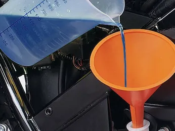 Nước làm mát xe máy là gì? Thay nước làm mát xe Vespa khi nào?