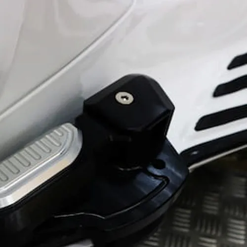 Gác chân vespa CNC cao cấp