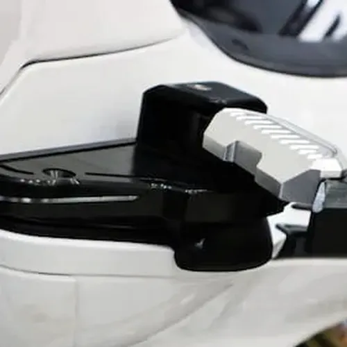 Gác chân vespa CNC cao cấp