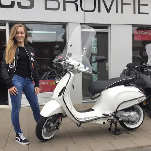 Kính chắn gió cao Vespa