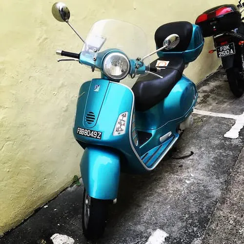 Kính chắn gió thấp Vespa