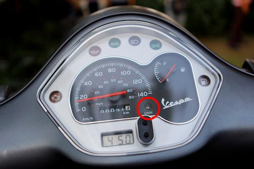 Ý nghĩa của các đèn báo trên xe Vespa
