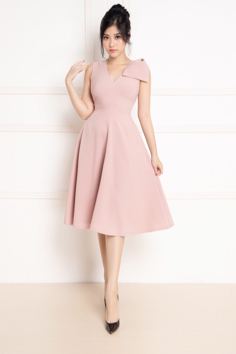 Top 15 shop bán váy đầm đẹp nhất TPHCM - sakurafashion.vn