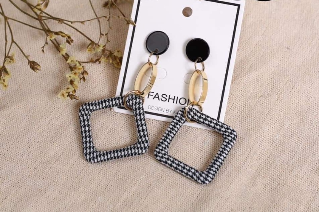 Đầm lệch vai dự tiệc Đầm lệch vai dự tiệc