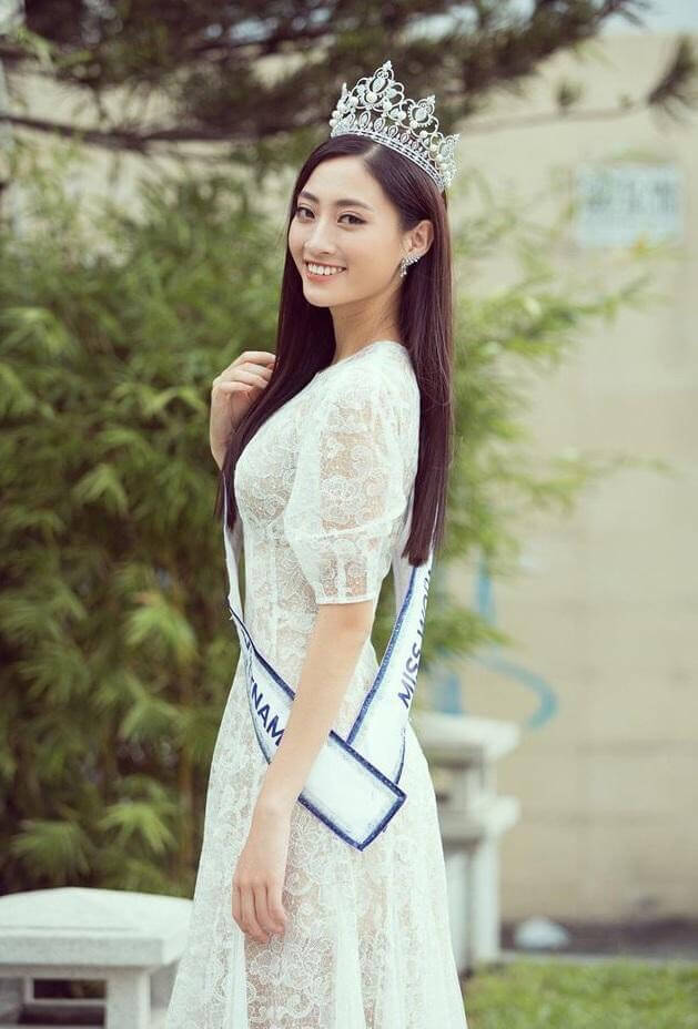 Cách tạo dáng chụp ảnh đầm dạ hội ‘Đẹp khoe - xấu che’ Cách tạo dáng chụp ảnh đầm dạ hội ‘Đẹp khoe - xấu che’