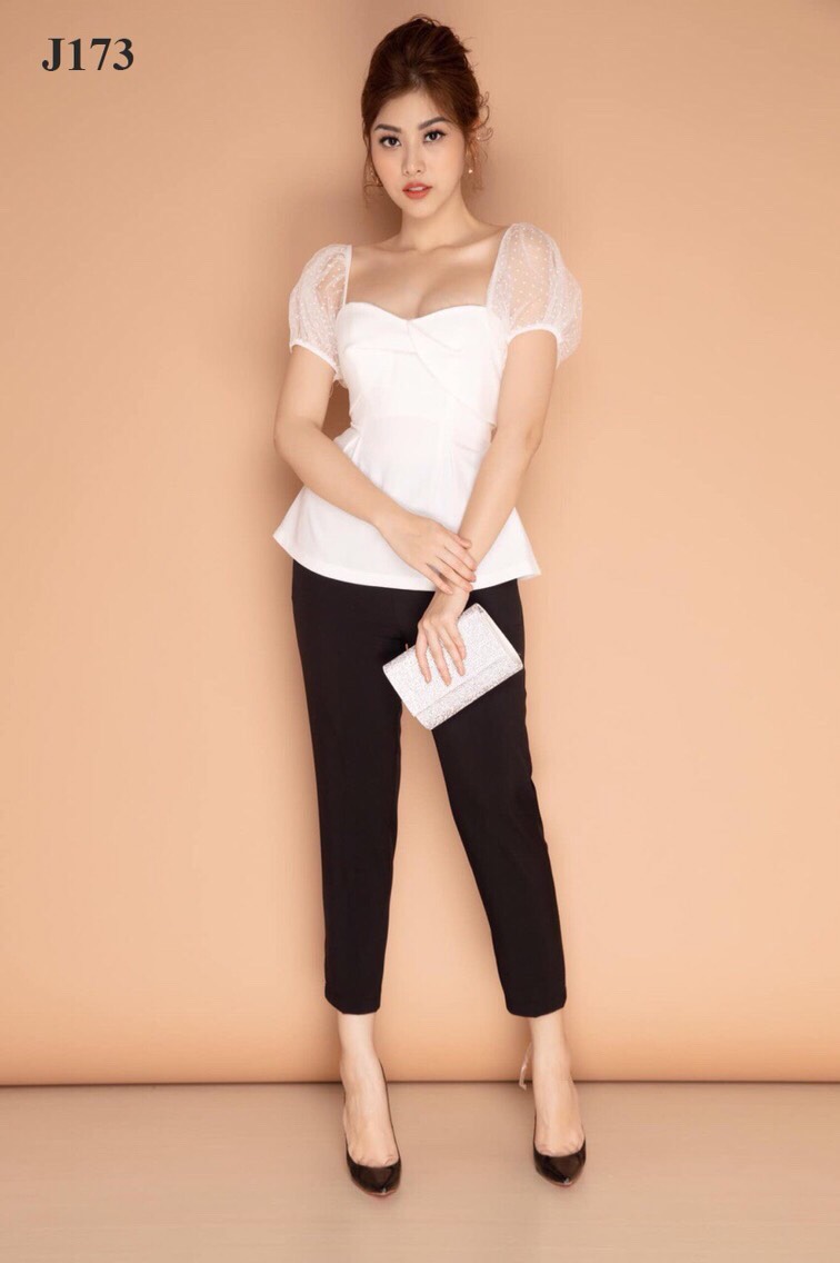 Top 9 mẫu đồ bộ jumpsuit dài đẹp dự tiệc mới nhất 2020 Top 9 mẫu đồ bộ jumpsuit dài đẹp dự tiệc mới nhất 2020