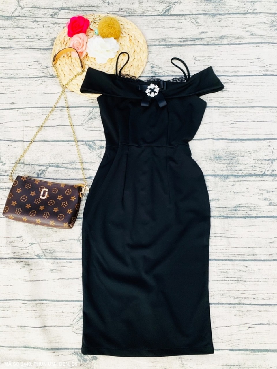 kiểu đầm đen sang trọng