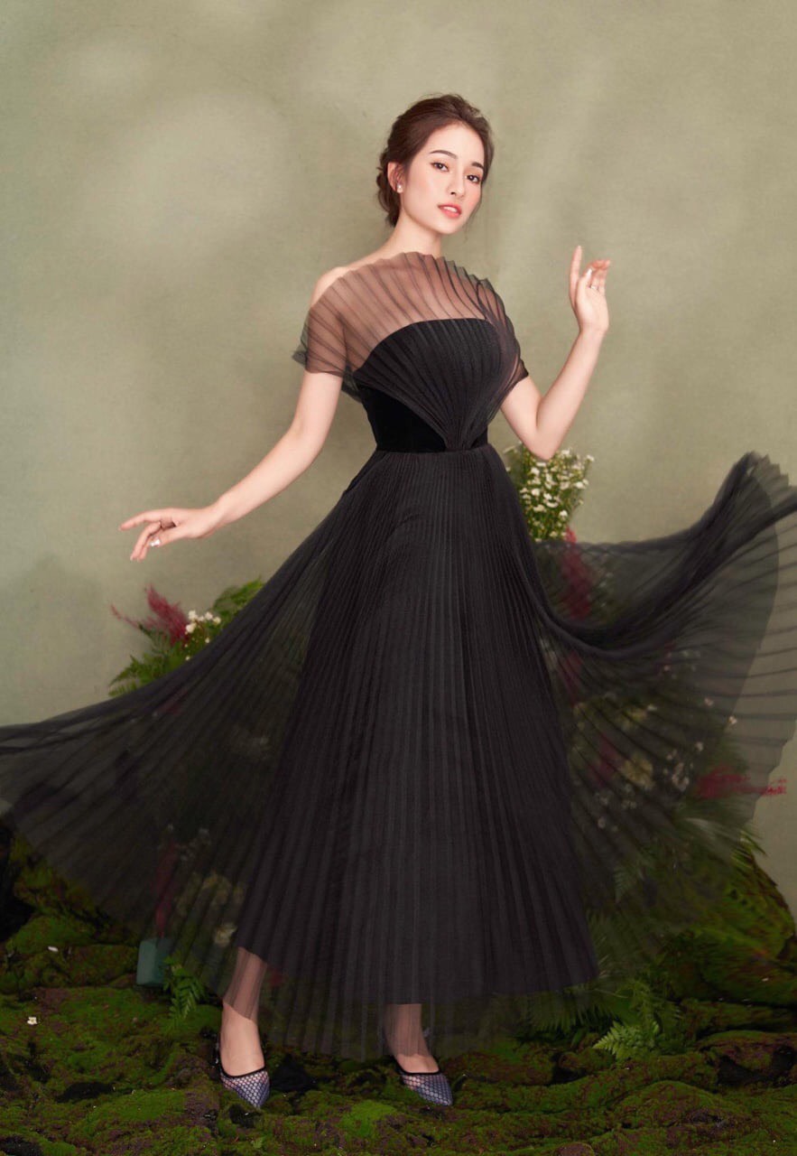 Đầm prom váy dạ hội màu đen nhung phối kim sa sang trọng