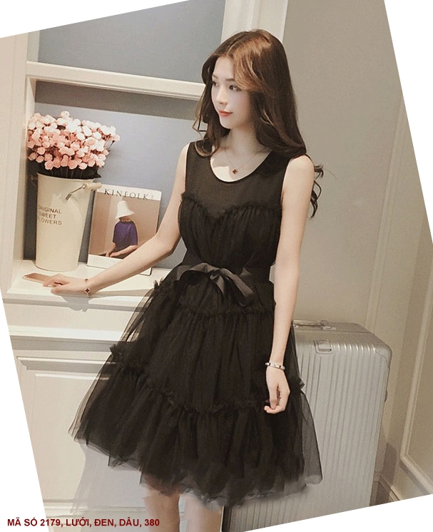 kiểu đầm đen sang trọng