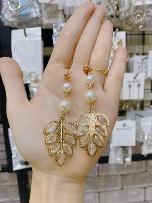Hoa tai châu hình chiếc lá quyến rũ