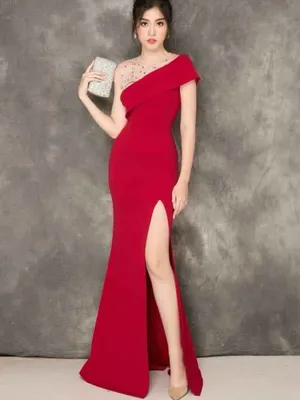 Đầm dạ hội tay con đính ngọc xéo vai xẻ đùi quyến rũ