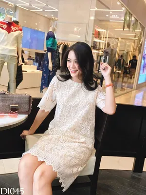 Đầm suông ren màu kem trẻ trung dịu dàng