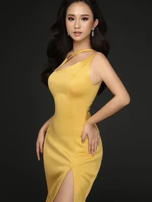 Đầm dạ hội xẻ tà cách điệu vai trẻ trung