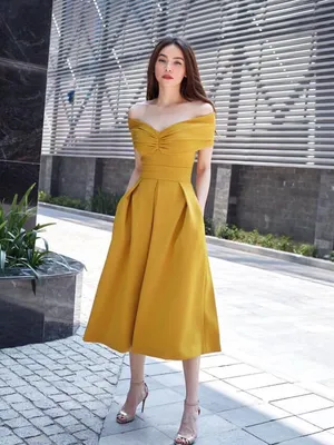 Đầm xoè qua gối trễ vai duyên dáng trẻ trung