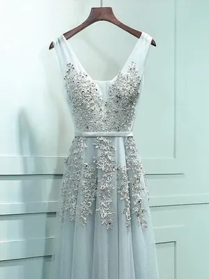 Đầm dạ hội xoè sát nách đính ngọc cao cấp